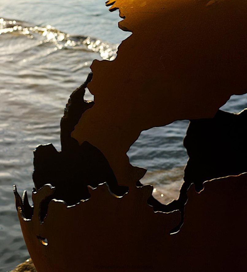 60H0821605 Plow & Hearth art de foyer de fabrication américaine troisième foyer de globe de roche articles ménagers