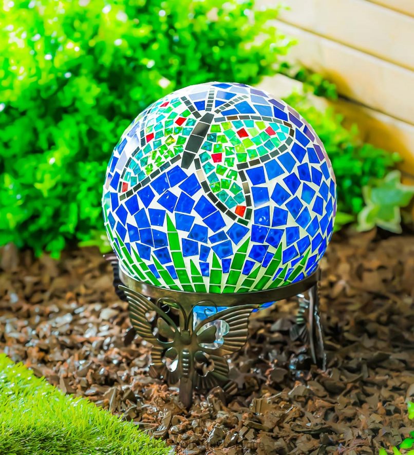 60H082396 Plow & Hearth boule d'observation en verre mosaïque papillon - papillon cour et jardin