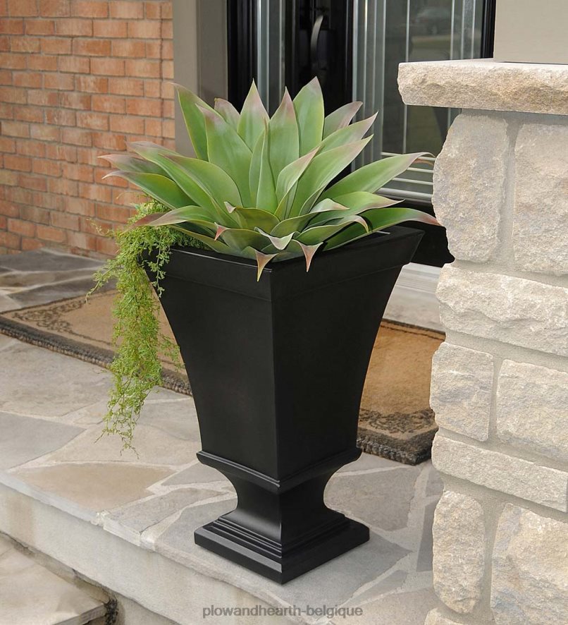 60H082913 Plow & Hearth Jardinière urne sur pied à arrosage automatique Richmond - blanc cour et jardin