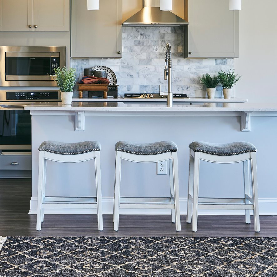 60H0822055 Plow & Hearth Tabouret de bar haut en forme de selle Clara - blanc meubles