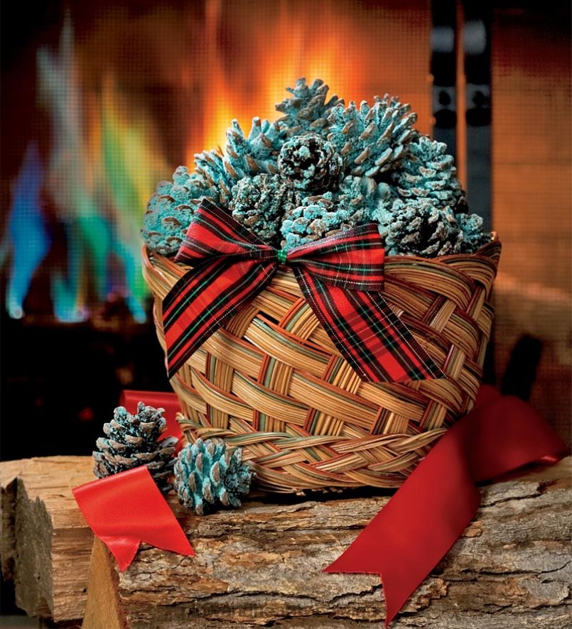 60H0822992 Plow & Hearth cônes de couleur qui créent des flammes bleues et vertes dans la cheminée saisonniers et cadeaux